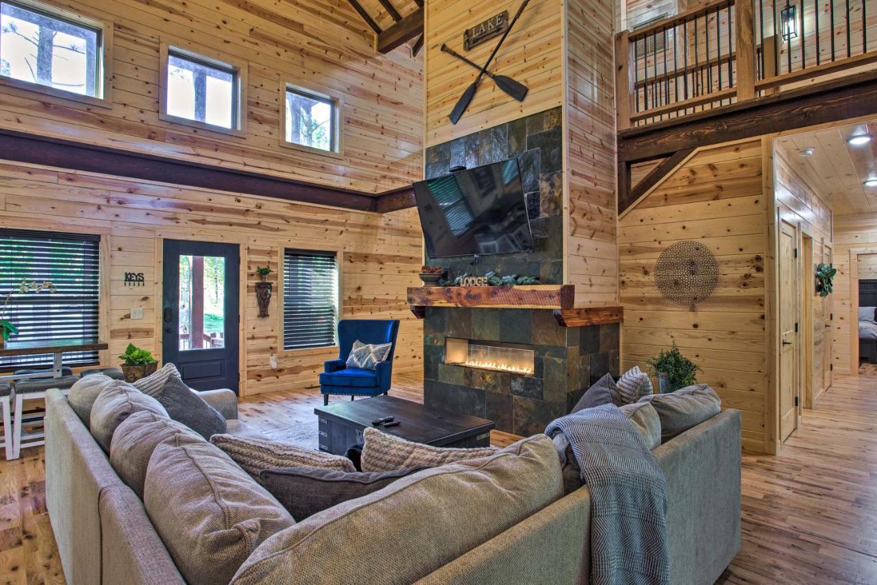 Luxe Broken Bow Cabin Game Room, Fire Pit And Deck! Extérieur photo