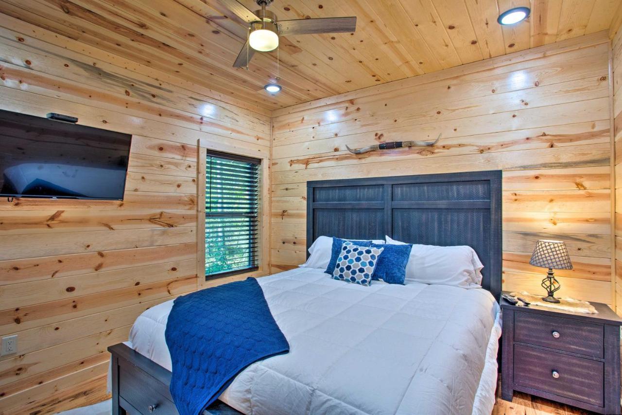 Luxe Broken Bow Cabin Game Room, Fire Pit And Deck! Extérieur photo